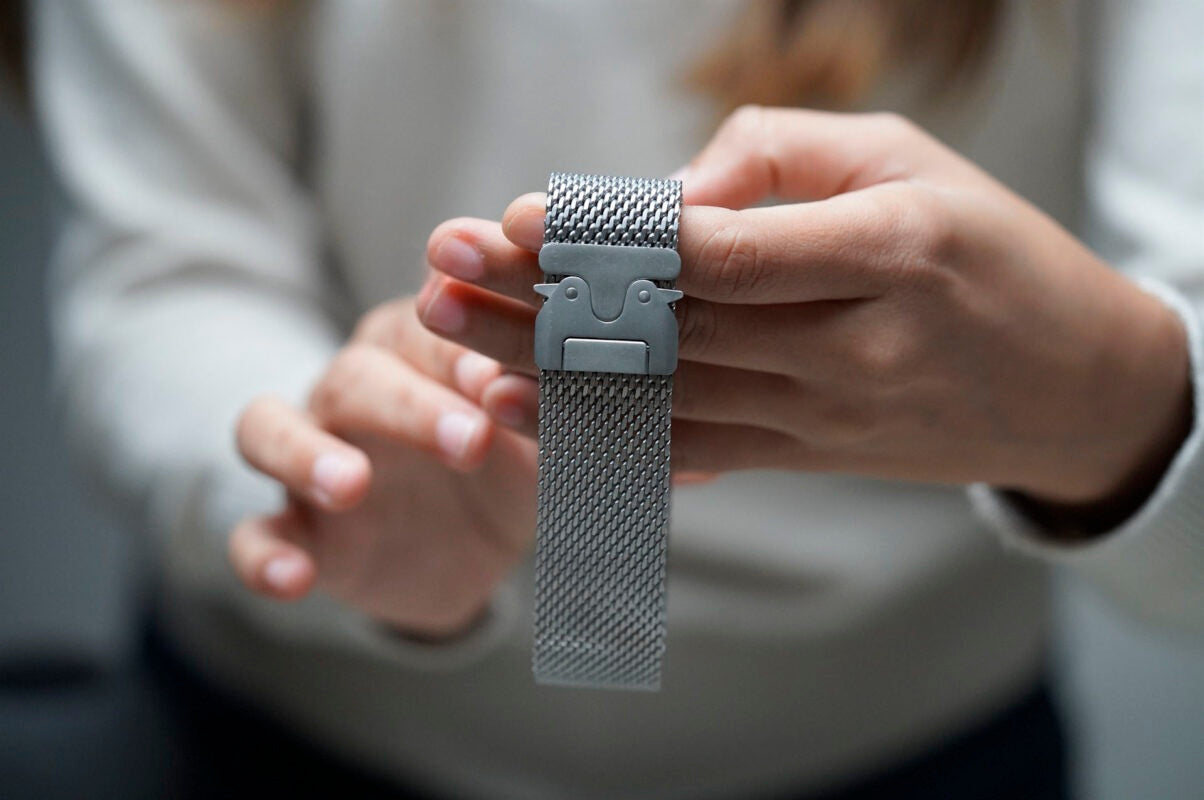 Luxury Titanium Milanese Loop / Compatible For Apple Watch